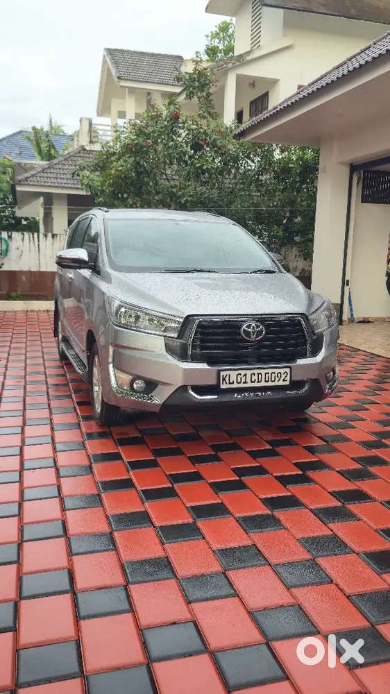 Toyota Innova Crysta Original Kerala 2017 Showroom Service