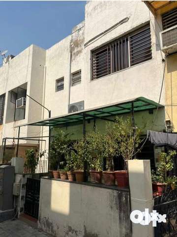 3 BHK ROW HOUSE FOR SELL PRIME LOCATION NR HELMET CROSS ROAD