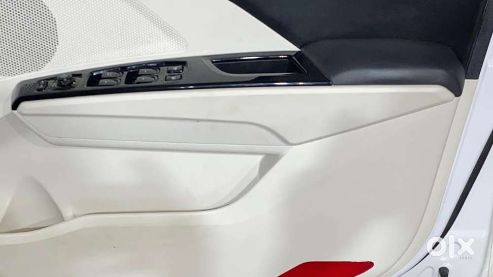 Mahindra Xuv 3xo Ax5 Pm Mt, 2024, Petrol