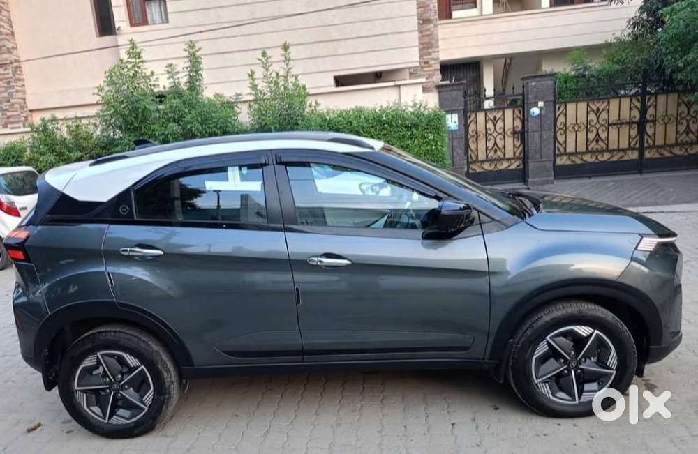 Tata Nexon Creative Plus 1.2 Revotron Petrol 6 Amt Dt, 2024, Petrol