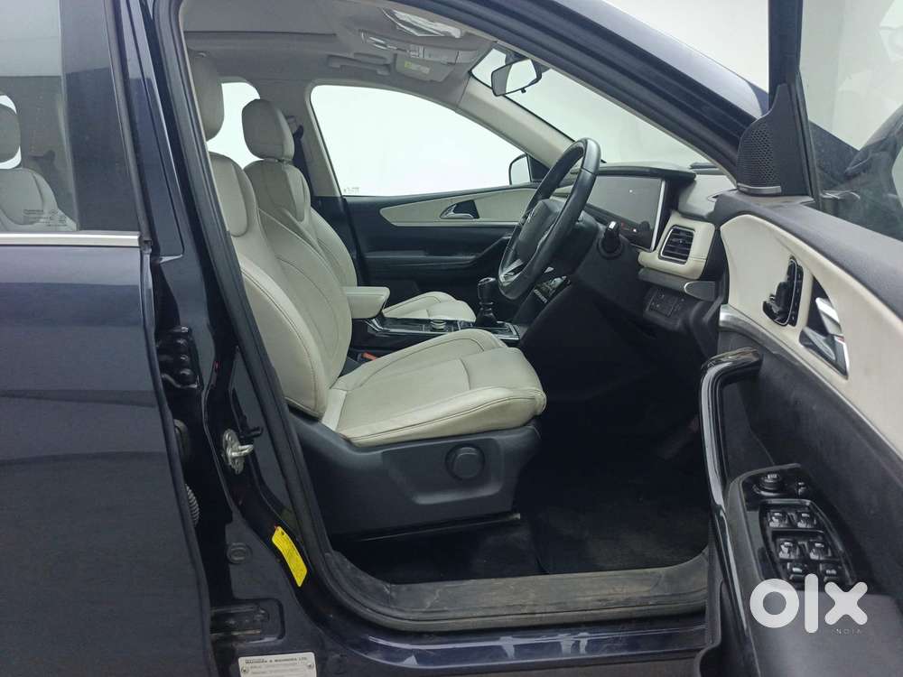 Mahindra Xuv700 2.2 Ax 7 Diesel Mt Luxury Pack Str, 2023, Diesel