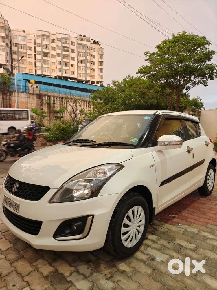 Maruti Suzuki Swift Vxi Optional, 2015, Petrol