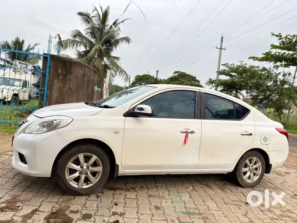 Nissan Sunny Xv Petrol Top Model.