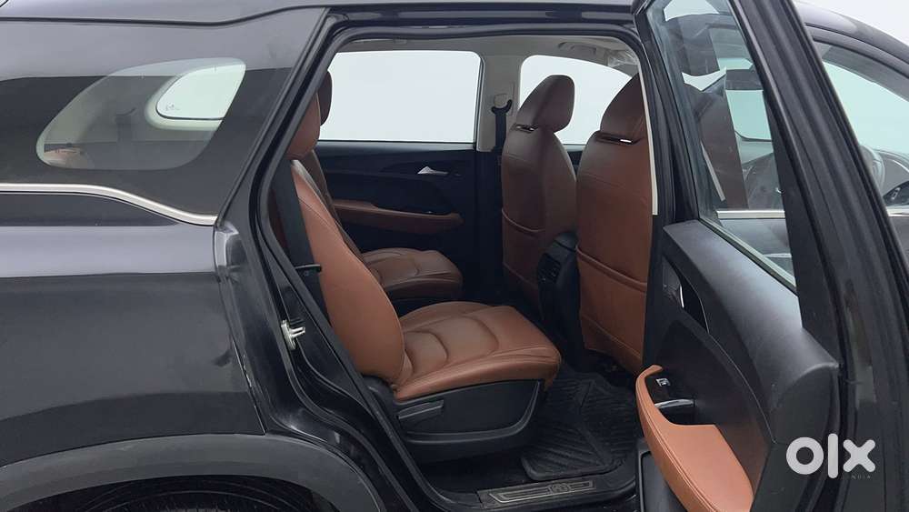 Mg Hector Plus 1.5 Sharp Turbo Cvt 6 Str, 2022, Petrol