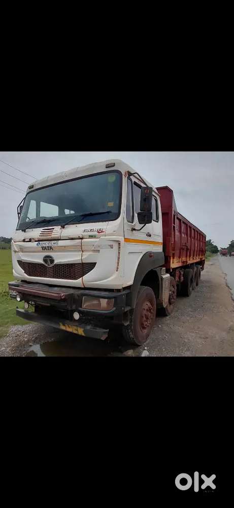 16 wheel Tata Signa 4825  BS-6