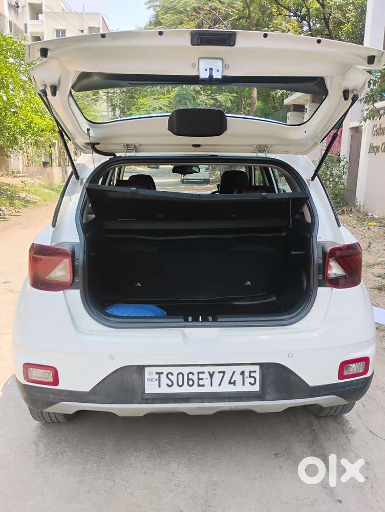 Hyundai Venue Sx+ At, 2019, Petrol