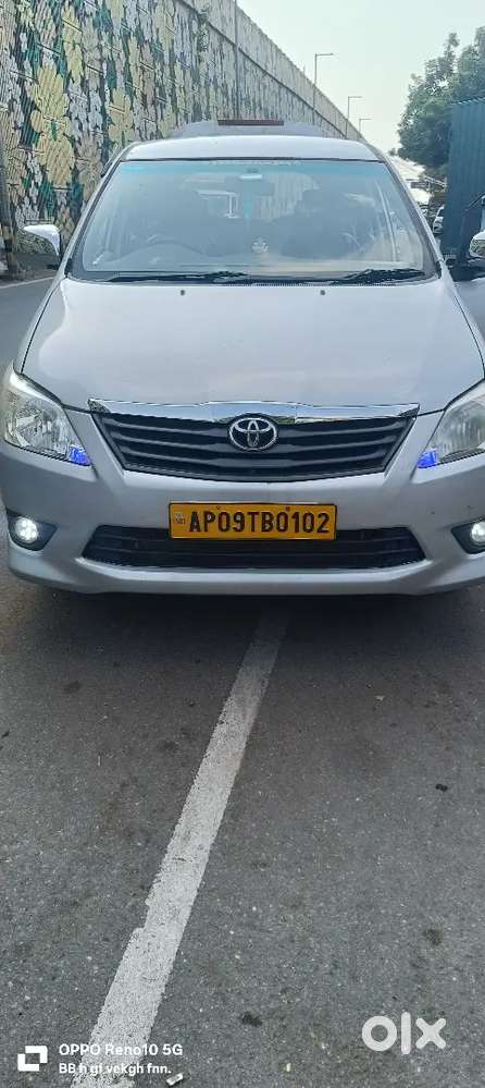Toyota Innova 2012