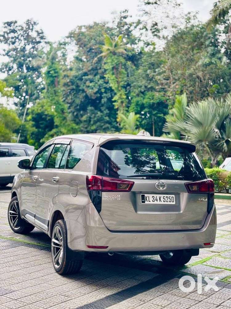 Toyota Innova Crysta 2.4 V 7 Str, 2018, Diesel