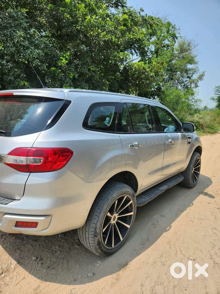 Ford Endeavour 2.2 Trend At 4x2, 2016, Diesel