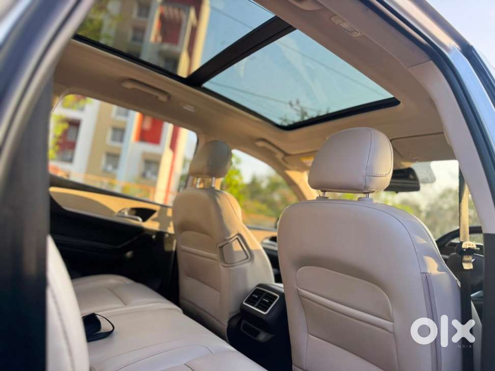 Mahindra Xuv700 2.2 Ax 7 Diesel At Luxury Pack Str, 2022, Diesel