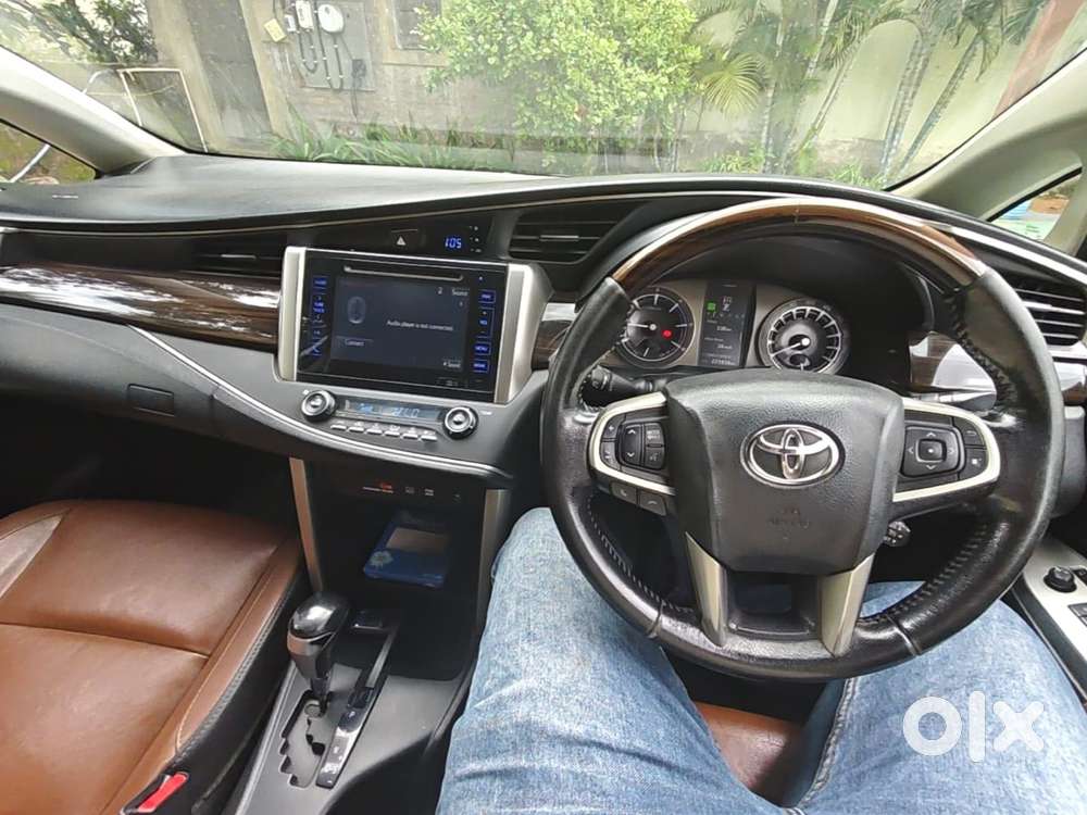Toyota Innova Crysta 2.8 Zx At 7 Seater, 2017, Diesel