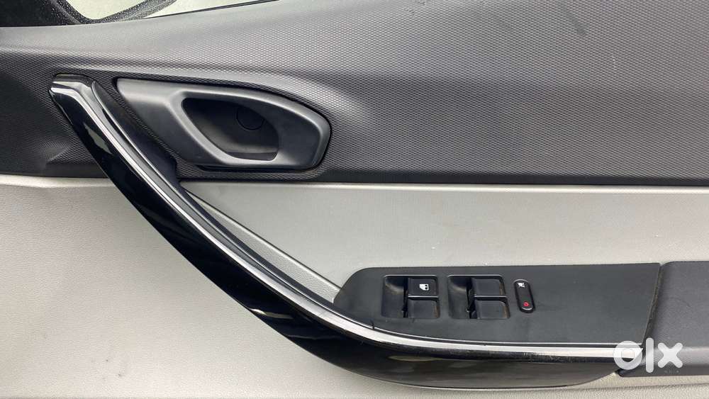 Tata Tiago 1.2 Revotron Xt Option, 2020, Petrol