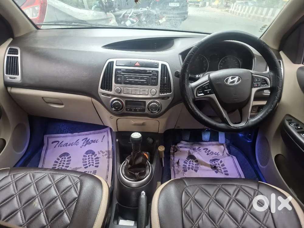 I20 Sportz 2012model(may)
3rd,owner
Petrol/cng,(not,on,paper)km=80,000