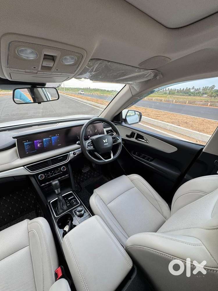 Mahindra Xuv700 2.2 Ax 7 Diesel Mt Luxury Pack Str, 2023, Diesel