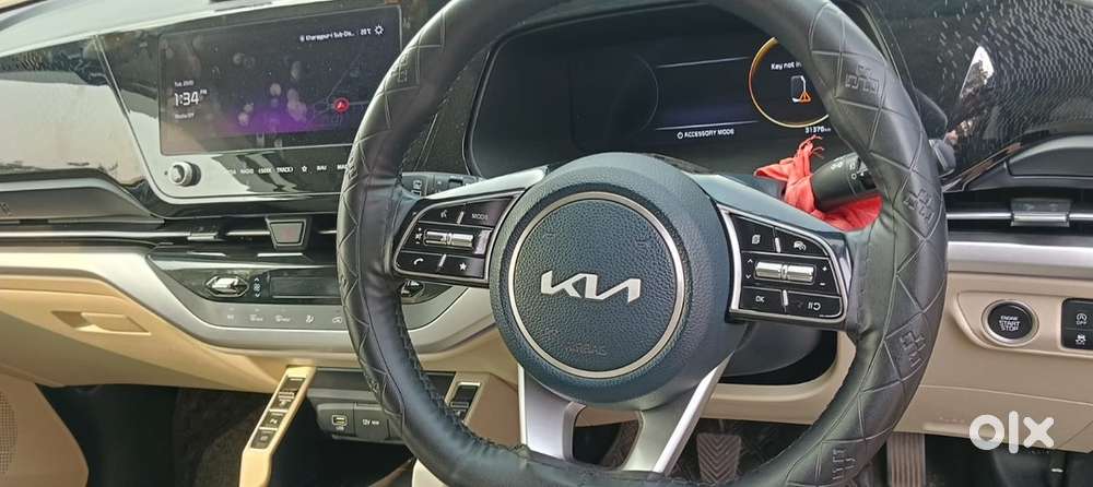Kia Carens 2024 Diesel Well Maintained