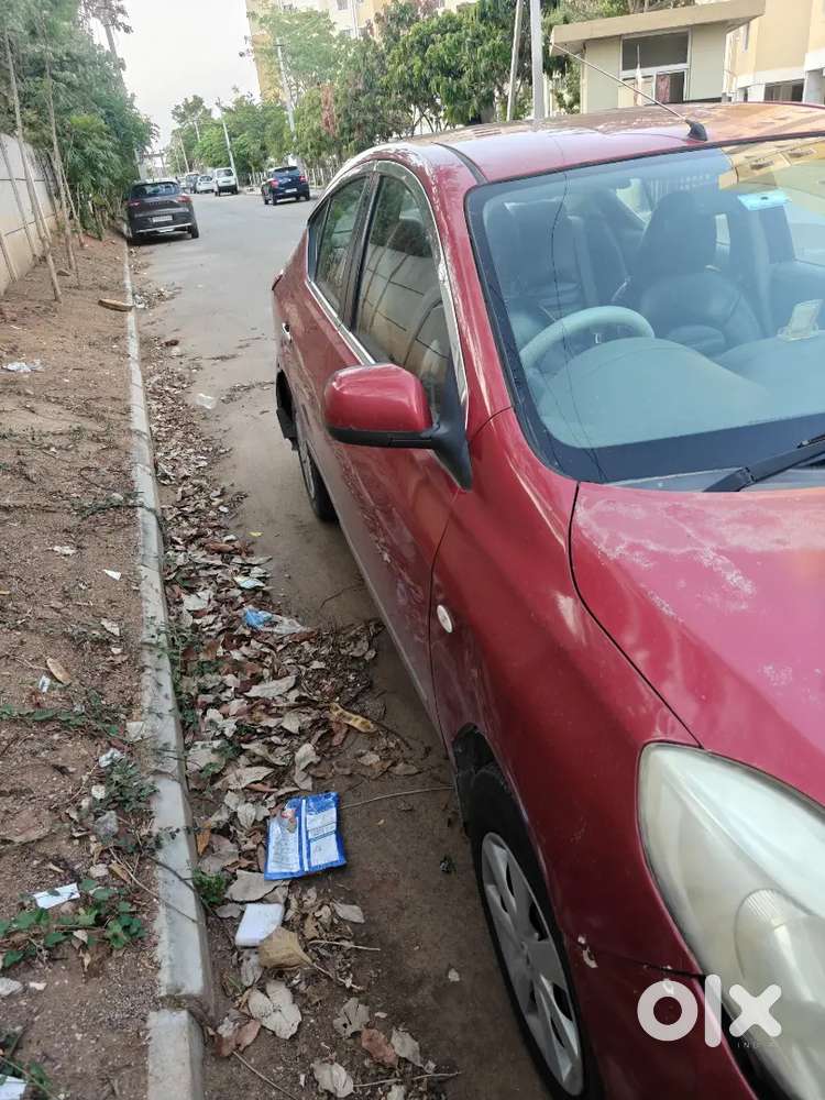Nissan Sunny 2012