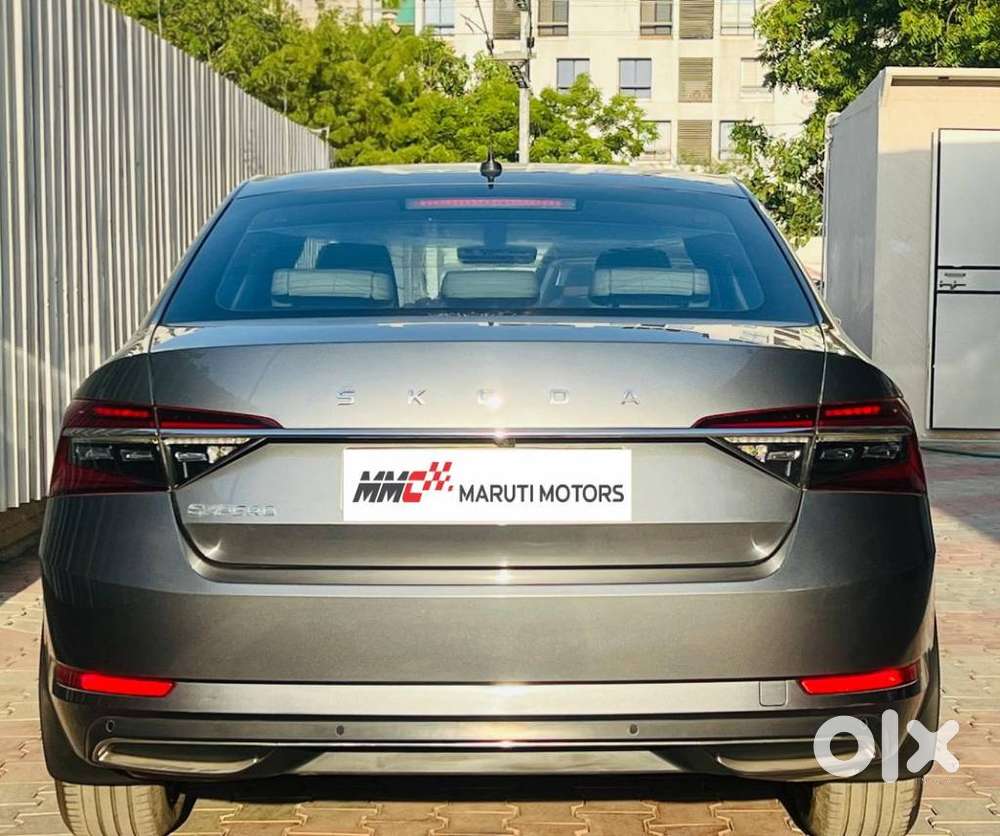 Skoda Superb 2.0 L&k Tsi At, 2022, Petrol