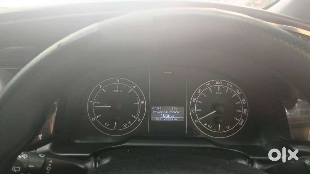 Toyota Innova Crysta 2019 Diesel 124000 Km Driven