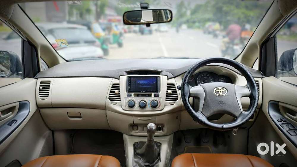 Toyota Innova 2.5 Gx (diesel) 8 Seater Bs Iv, 2014, Diesel