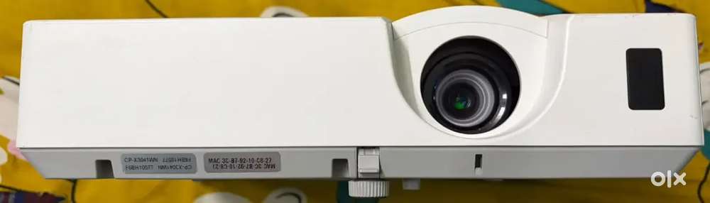HITACHI CP X3041WN LCD PROJECTOR