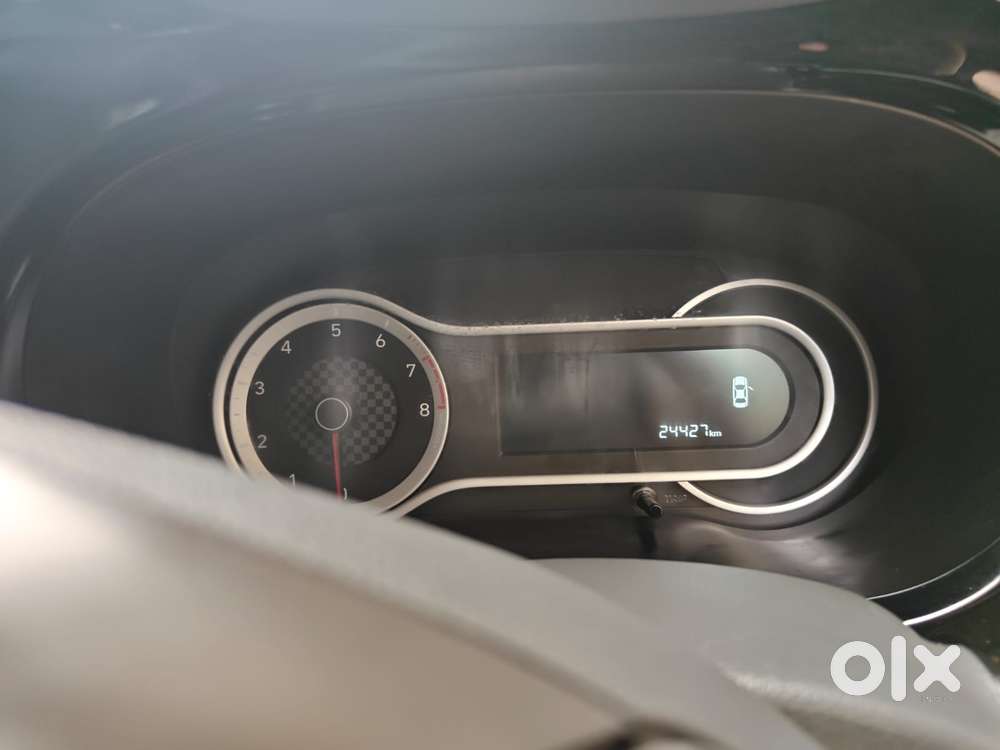 Mahindra Xuv700 2.0 Ax 7 Petrol At Str, 2024, Petrol