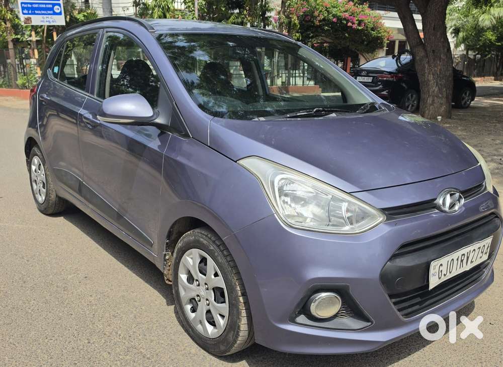 Hyundai Grand I10 Sportz, 2016, Petrol