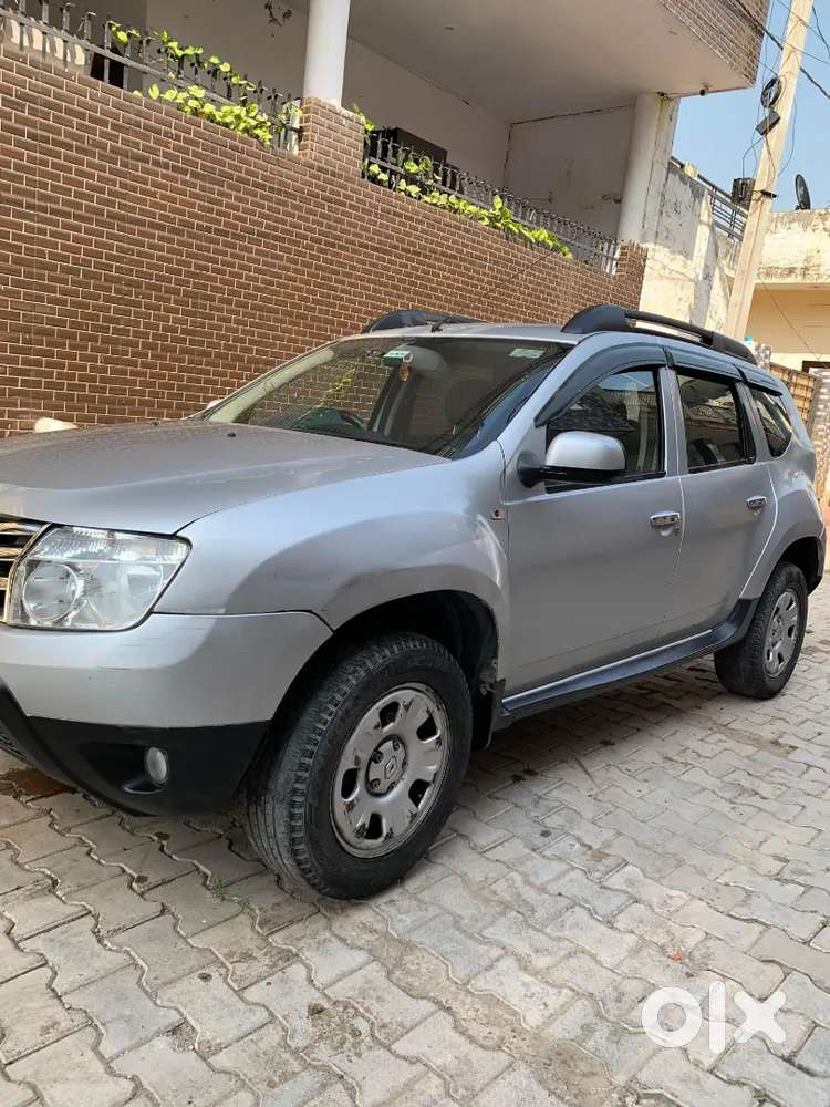 Duster 25 Average Diesel Suv Family Car
