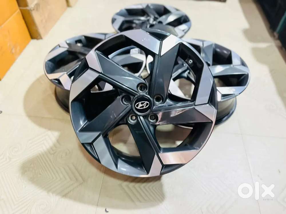 18inch Hyundai Creta Alcazar Diamond Cut OEM Alloy wheels set of 4