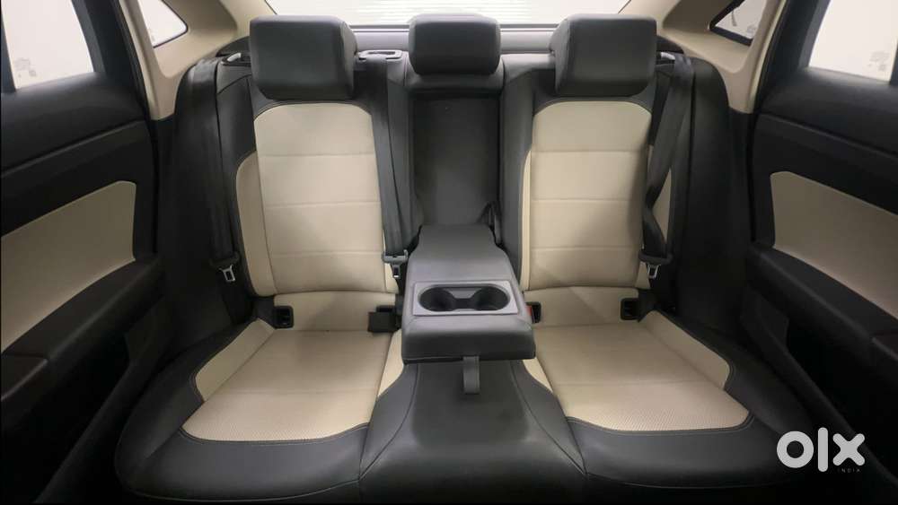 Skoda Slavia Style 1.0l Tsi At, 2022, Petrol