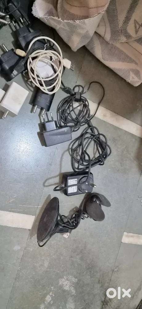 Charger adapter plus cables multiple