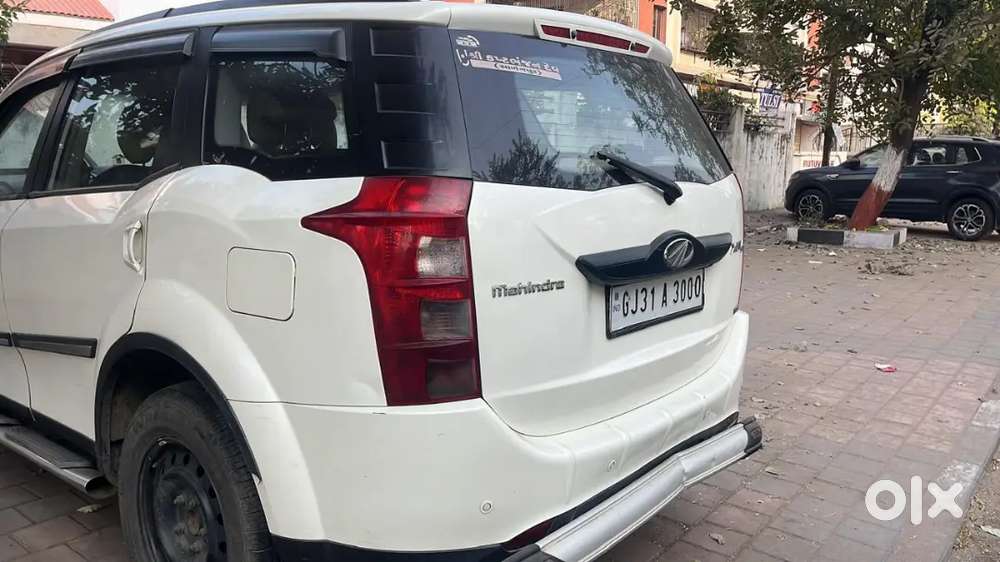 Mahindra Xuv500 2017 Diesel 76500 Km Driven