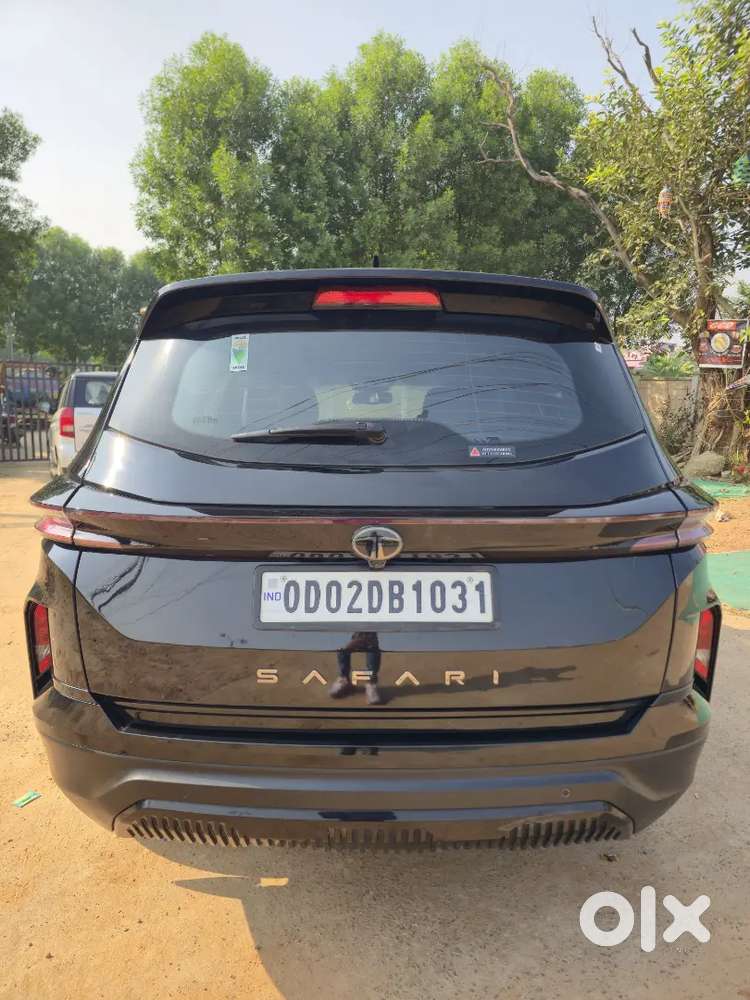 Tata Safari Plus 2025 Diesel Dark Edition