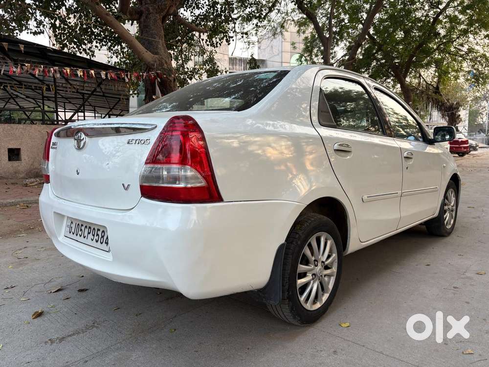 Toyota Etios 2010-2012 V, 2011, Petrol