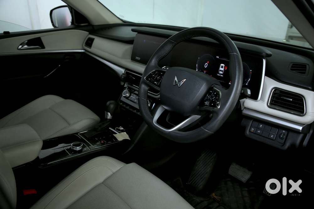 Mahindra Xuv700 Ax7 Luxury Pack Awd, 2024, Diesel