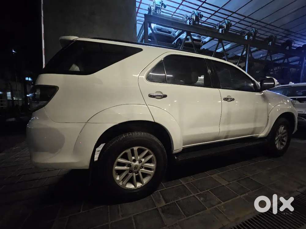 Single Owner White Colour Fortuner For 1399999