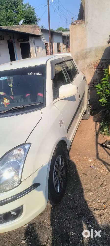 मेरी गाड़ी में कोही भी काम नही हे मुझे पैसे की जरूरत हे इस लिए बेचनाहे