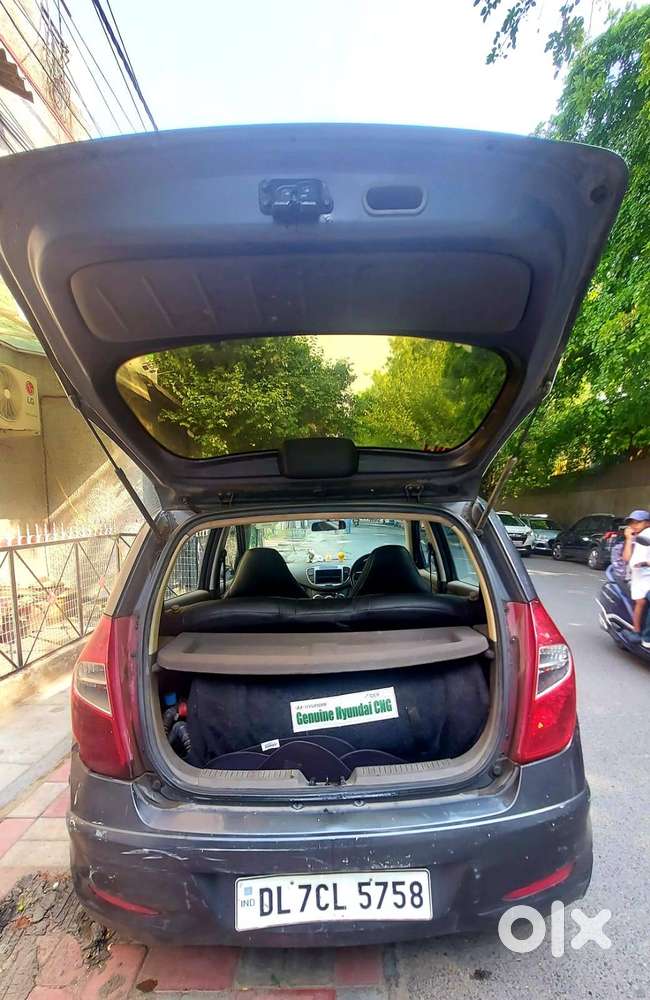 For Sale - Hyundai I-10 (petrol + Cng) Carbon Grey / 'lady Driven Car'