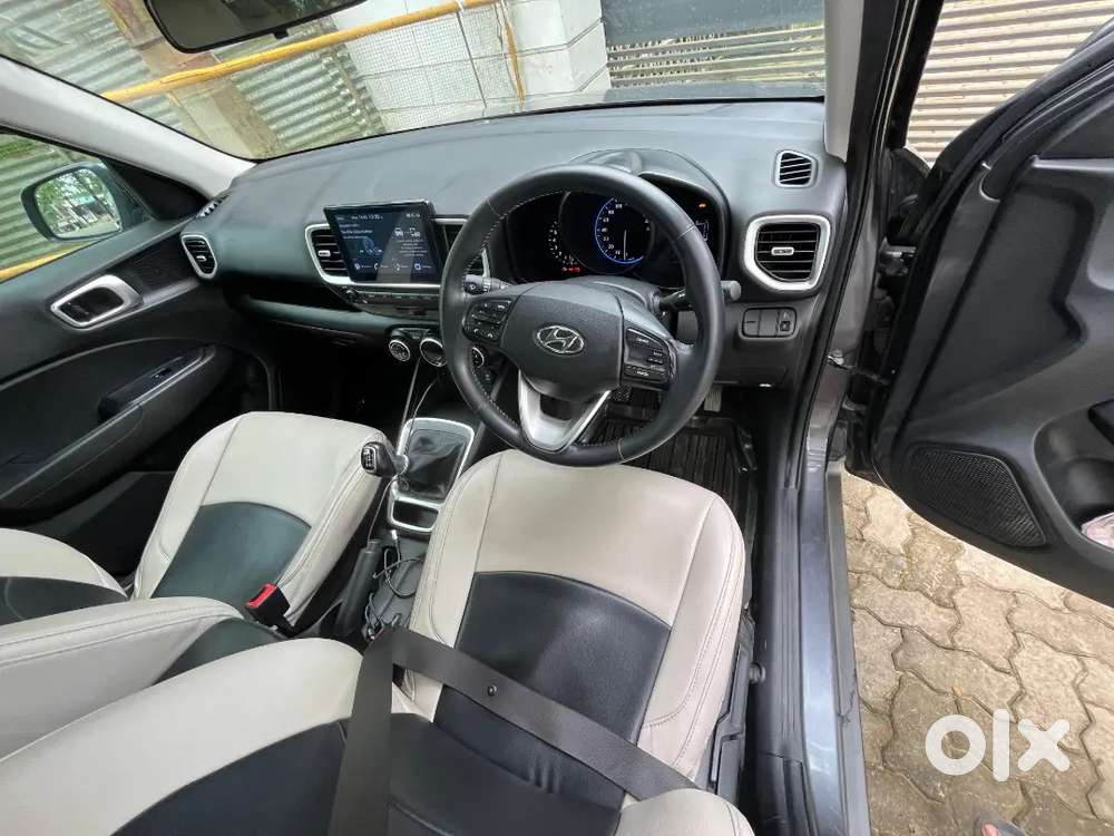 Venue Sx Turbo With Sunroof 2020 December Model