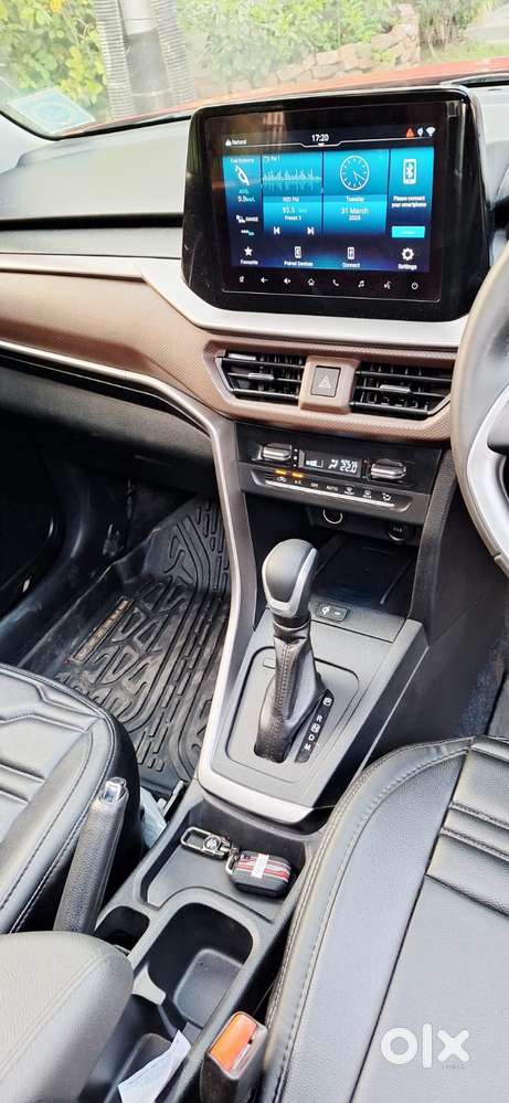 Maruti Suzuki Brezza 1.5 Zxi At Smart Hybrid, 2024, Petrol