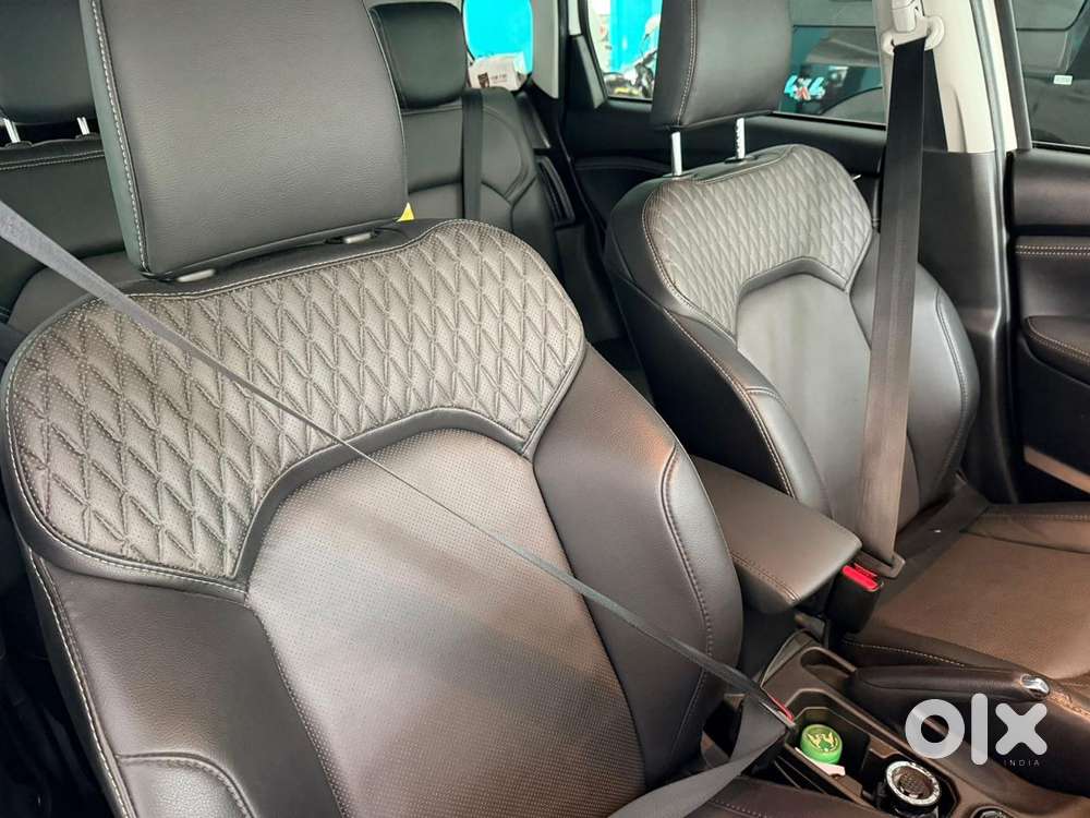 Maruti Suzuki Grand Vitara 1.5 Alpha Plus Intelligent Hybrid Ecvt, 2..