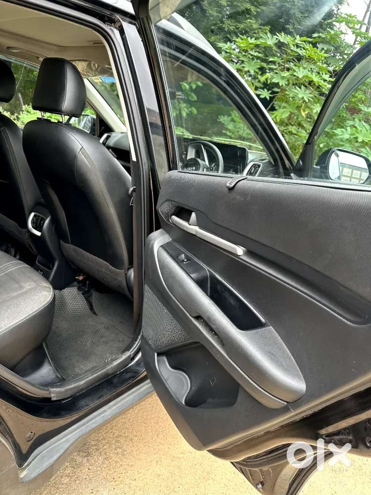 Clkia Sonet Gtx Plus 2024 पेट्रोल Clutch Less Manual