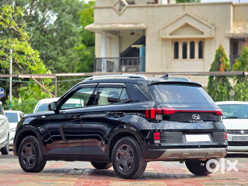 Hyundai Venue 1.2 S Plus, 2023, Cng & Hybrids