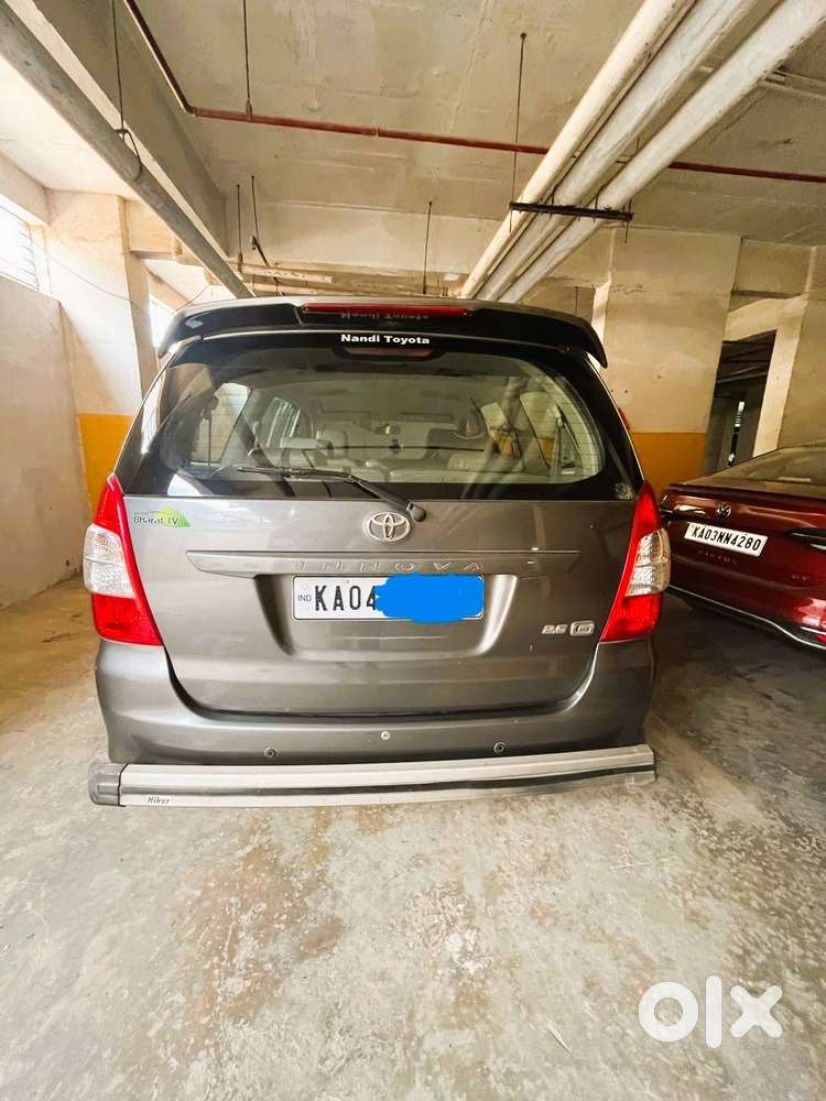 Innova 2.5 Liter, Single Owner. Periodic Toyota Service.