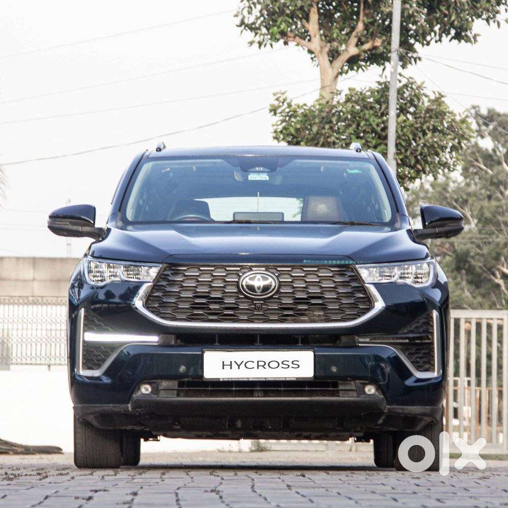 Toyota Innova Hycross 2.0 Zx (o) Hybrid 7 Str, 2024, Petrol