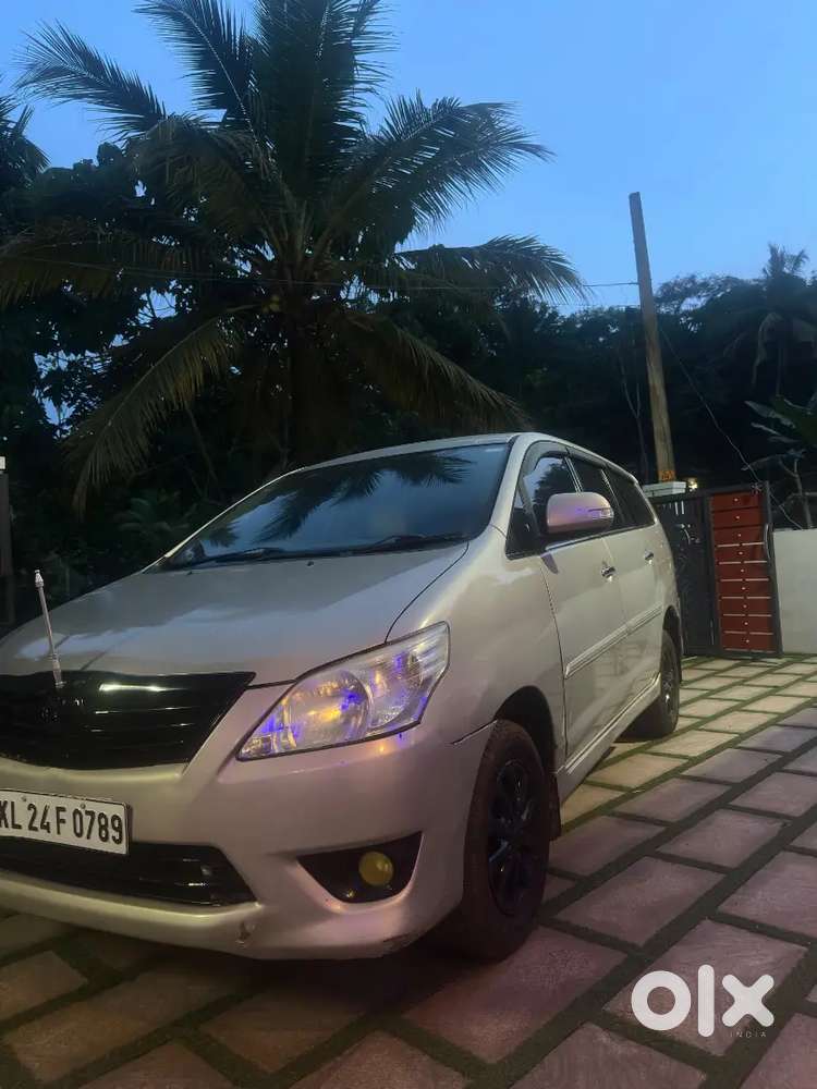 Toyota Innova 2012 Diesel Well Maintained
