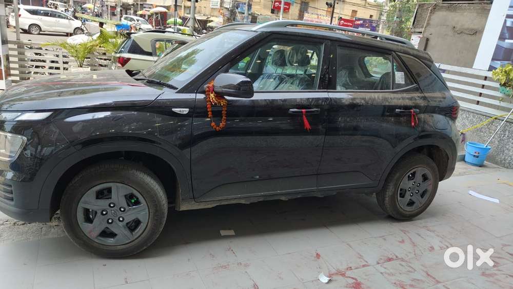 Hyundai New Venue Petrol Manual 2025