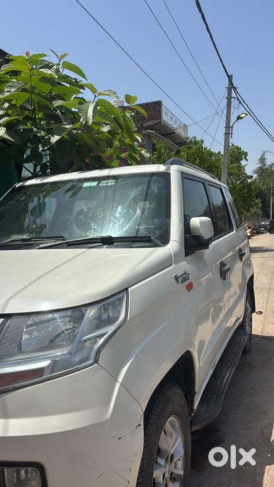 Mahindra Diesel Automatic 2016 Car