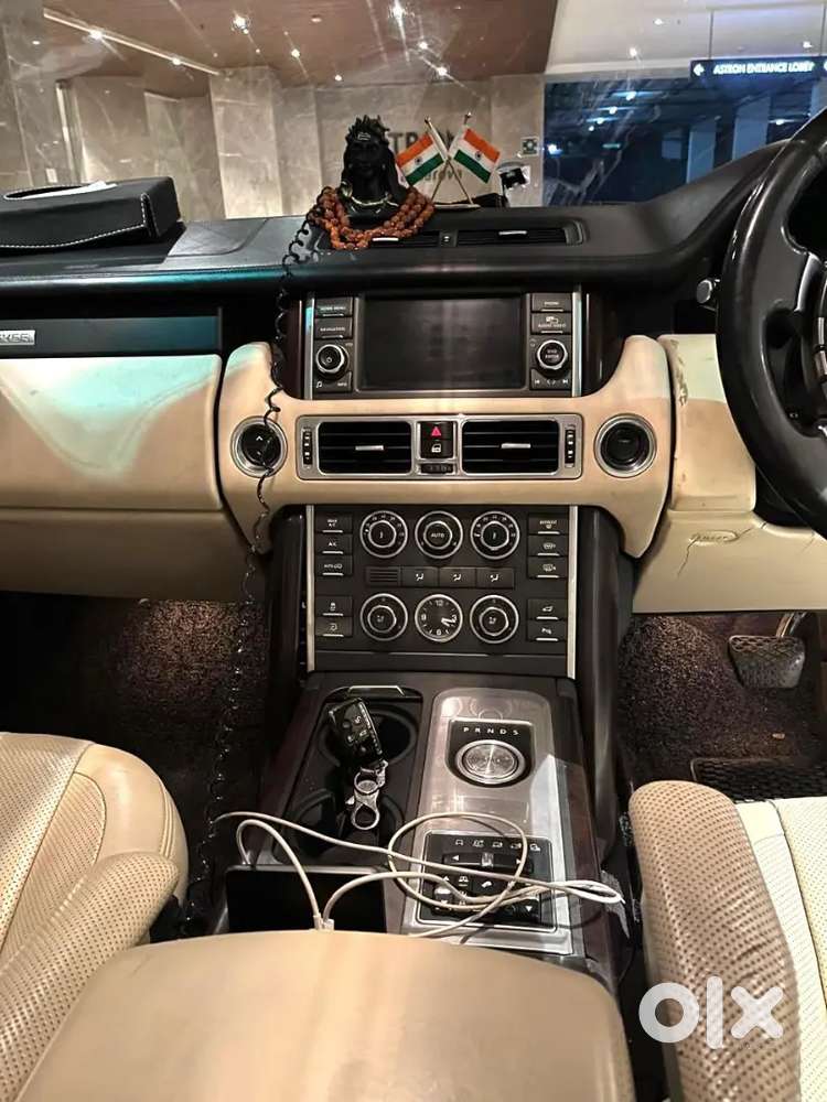Land Rover Range Rover 2010 Year