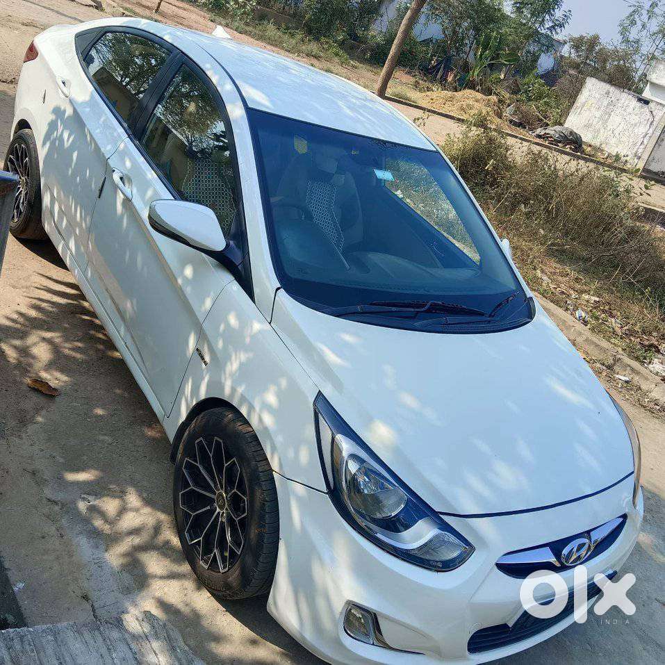 Hyundai Verna Sx (o)1.5 Vtvt [2023 - 2026], 2012, Diesel