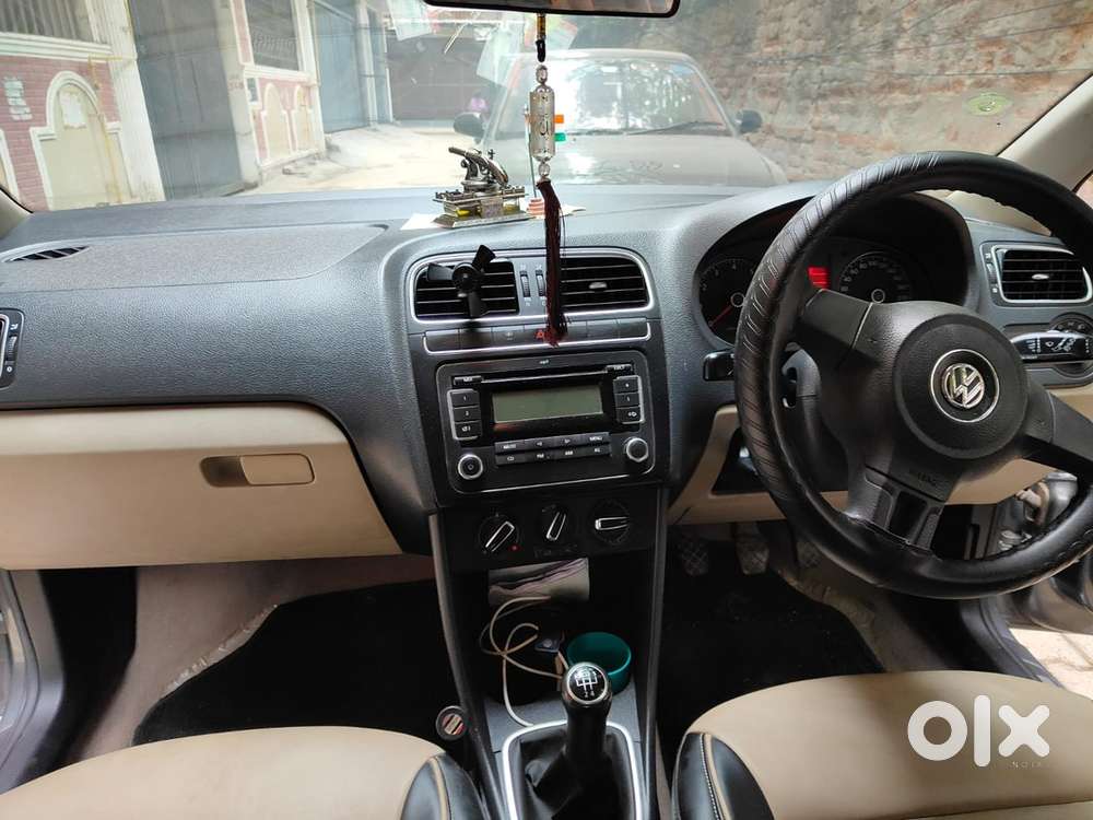 Volkswagen Polo Petrol Manual 2011
